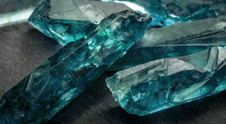 Teal crystals are a beautiful and intriguing part of the mineral world, with their unique blue-green hues and fascinating geological properties. From the stunning turquoise to the rare larimar, teal crystals are beloved by collectors, healers, and enthusiasts around the world. In this article, we'll explore some of the most popular teal crystals, how to identify them, and how to care for them.